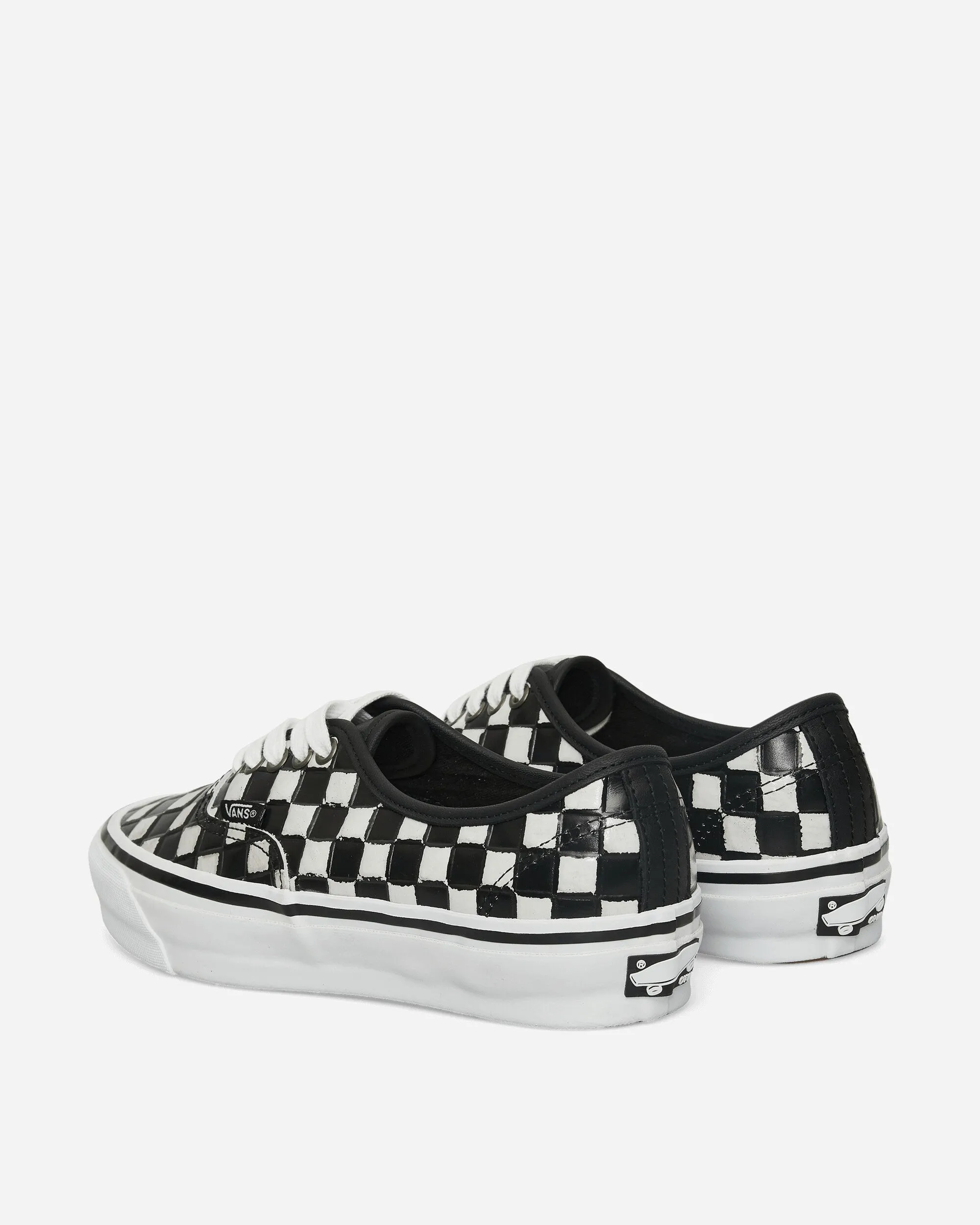 Authentic 44 Leather Check Vibram Sneakers Black / White