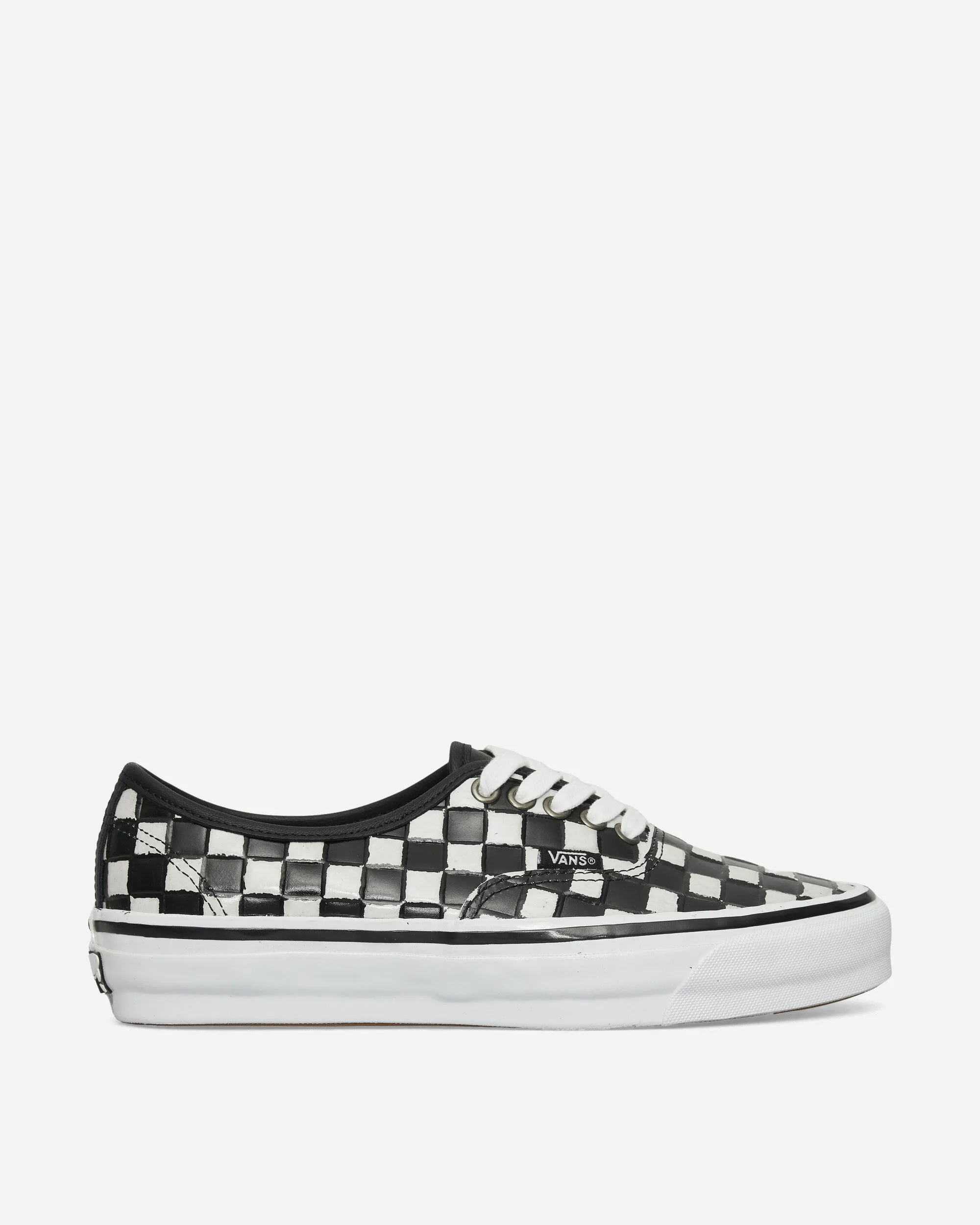 Authentic 44 Leather Check Vibram Sneakers Black / White