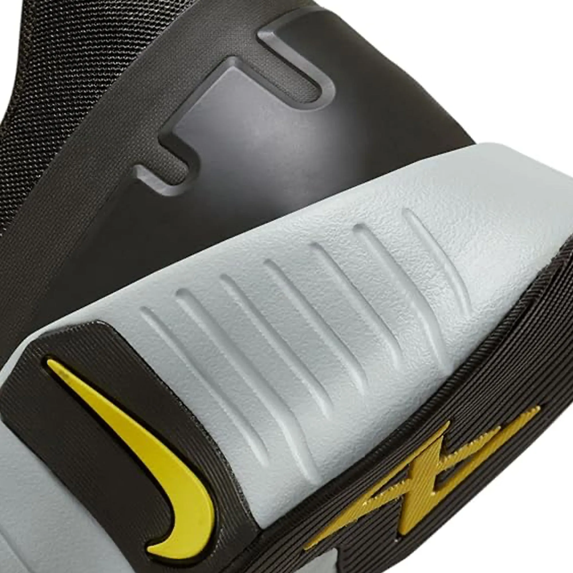Nike Free Metcon 5 'Sequoia High Voltage' (2023)