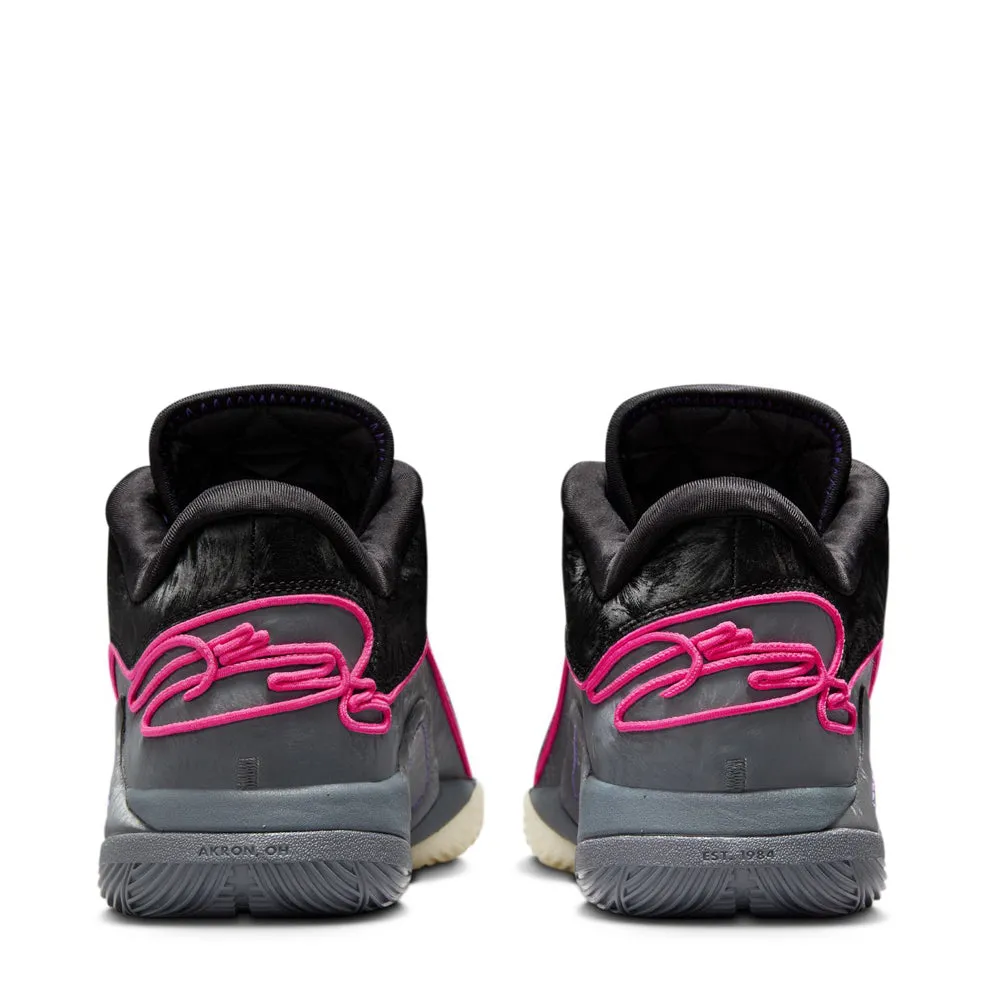 nike Lebron XXII - Mens