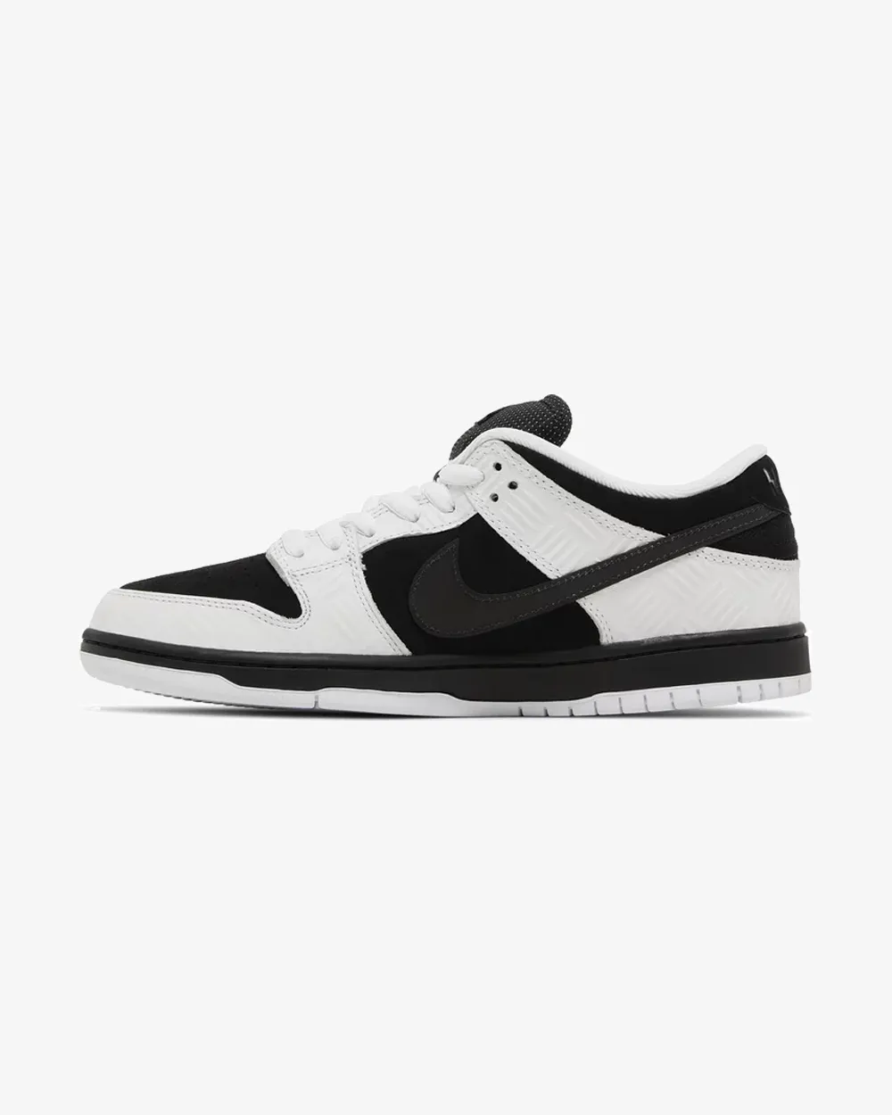 NIKE SB DUNK LOW TIGHTBOOTH