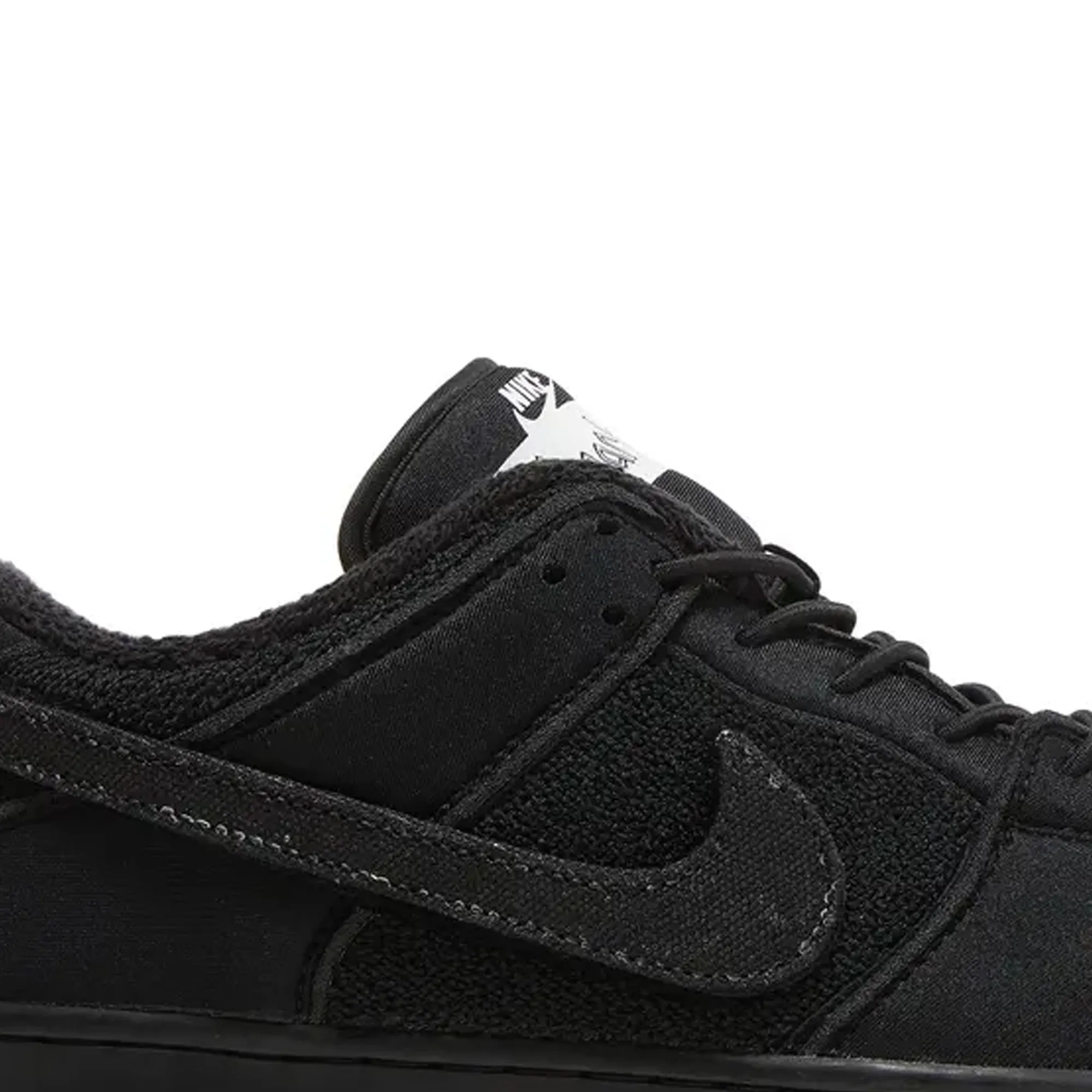 Nike SB Dunk Low x Gnarhunters 'Black' (2022)