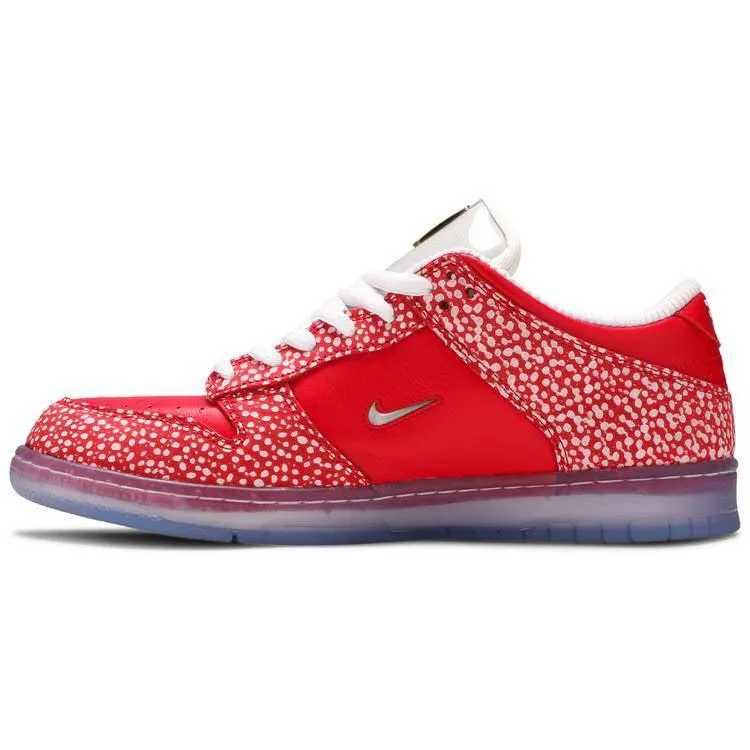 Shoes Nike Nike Stingwater x Dunk Low SB 'Magic Mushroom'