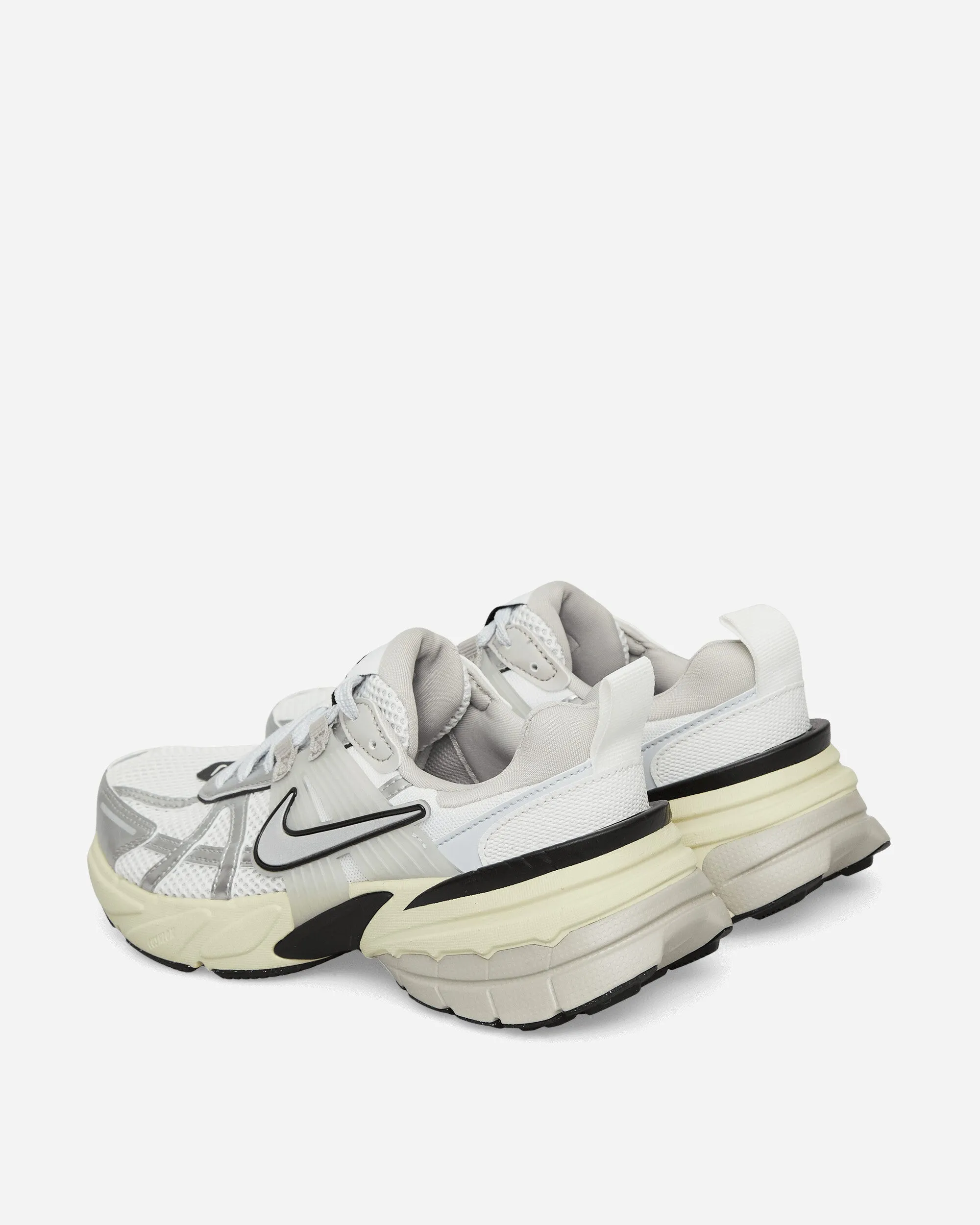 Women's V2K Run Sneakers Summit White / Metallic Silver